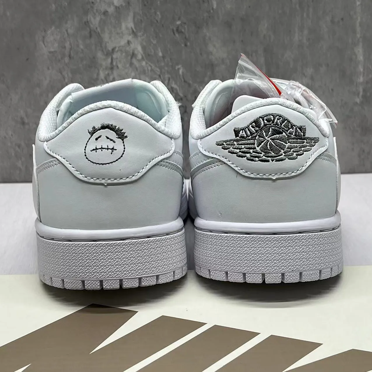 Travis Scott x AJ 1 Low White Party Shoes Sneakers - nk0004438 - Image 13